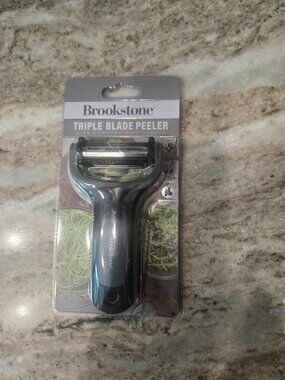 NWT Brookstone Triple Blade peeler